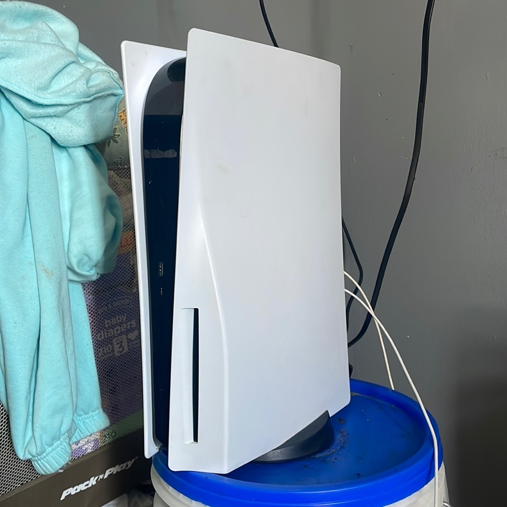 It has everything to it and a l year warranty